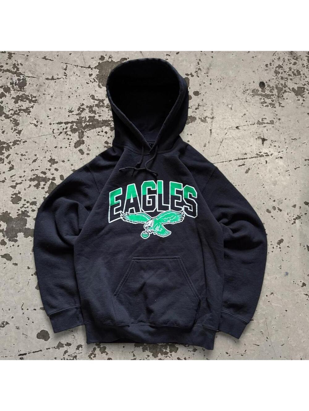 Beautiful vintage style Kelly green Philadelphia Eagles hoodie.